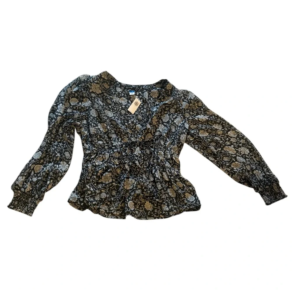 NWT Old Navy Black and White Fitted Blouse V-Neck  Women’s Semi Sheer Medium - Picture 2 of 7